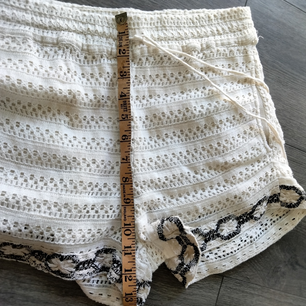 Zara Ivory White Lace Crochet Shorts W/ Pockets Size XS Elastic Waist Lined - Picture 14 of 15